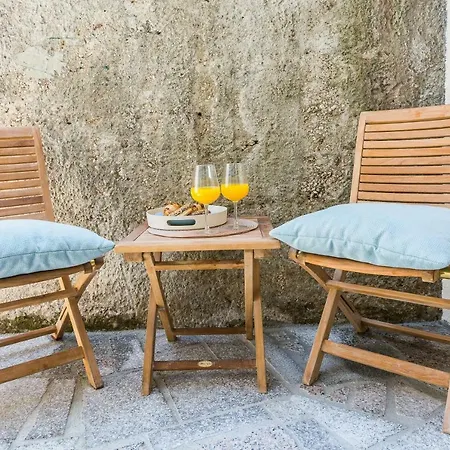 Borgo Apartment *